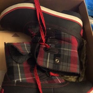 I’m selling UGG BOOTS the price is $80.00.